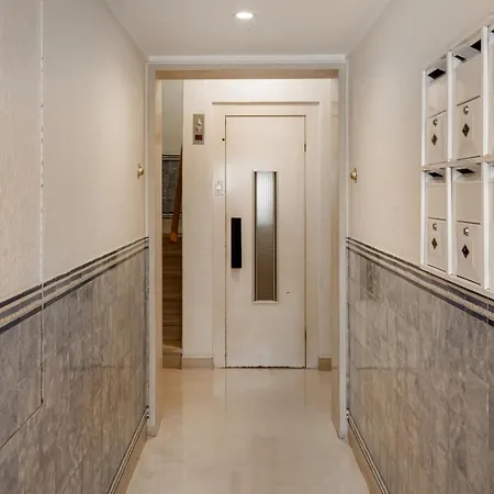 Exclusive | Bairro Alto Feel Apartment *