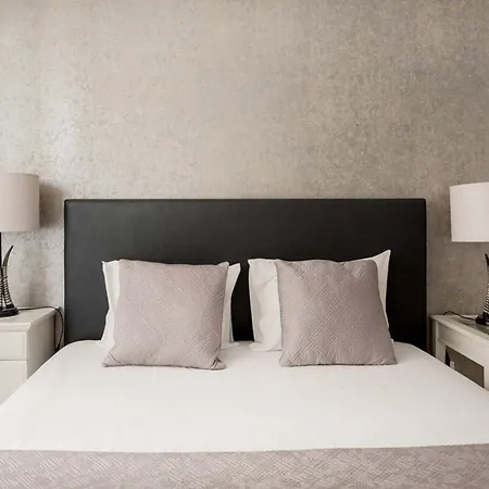 Exclusive | Bairro Alto Feel * Lissabon