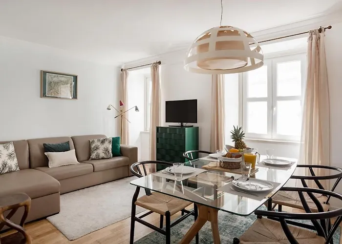 Exclusive | Bairro Alto Feel *