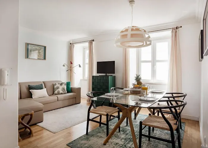 Exclusive | Bairro Alto Feel شقة