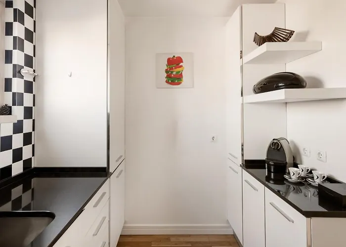 Exclusive | Bairro Alto Feel *